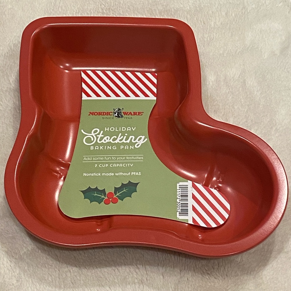 Nordic Ware Christmas Holiday Stocking Baking Pan 7-Cup Capacity Non-Stick NWT